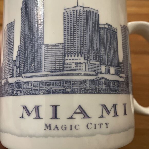 Starbucks Architecture Series Miami Magic City Coffee Mug 18 oz 2007 Ceramic - Picture 10 of 10
